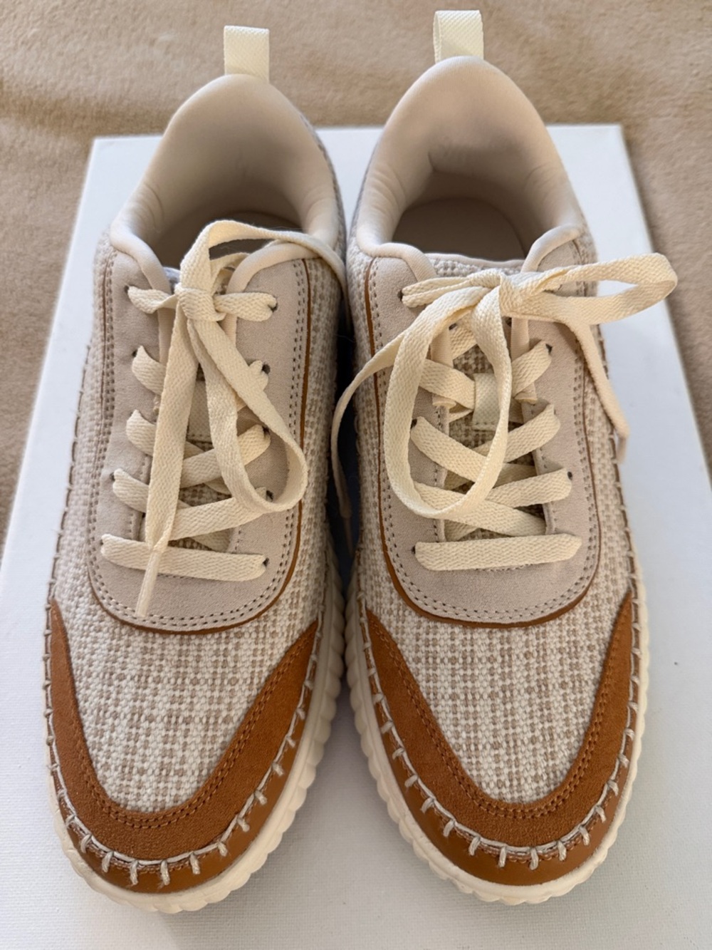 Dream Pairs cream/beige tweed top w/ tan stitched design sneakers size 9 wide